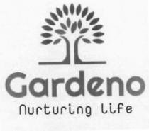 ثلاث كلمات باللغة الاتنية وهي Gardeno nurturing life