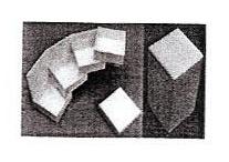 عبارة عن رسم لصندوق ثلاثي الابعاد ومتعدد الطبقات وعلى يمينه رسم ثلاثي الابعاد للصندوق بشكله المتكامل