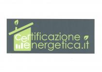 certificazione energetica.it Il logo si presenta con le parole certificazione ed energetica.it sovrapposte, principalmente di colore verde RGB 140,198,63, poste su uno certificazione energetica.it logo si presenta con le parole certificazione ed energetica.it sovrapposte, principalmente di colore verde RGB 140,198,63, poste su uno sfondo di colore grigio scuro RGB 58,58,58 . Le lettere cer di certificazione ed e di energetica sono invece di colore bianco e poste al di sopra di una casa stilizzata dello stesso colore verde. Il puntino della i di .it, così come lo sfiato del comignolo della casetta stilizzata, sono rappresentati come una foglia, dello stesso colore verde della casa stilizzata e della scritta principale. All interno della stessa casa stilizzata, infine, subito prima della parola energetica ed al di sotto delle prime tre lettere della parola certificazione, trova posto un grafico a linee stilizzato simboleggiante una scala energetica, composto da tre barre trasversali di diversa altezza e di colore bianco. certificazioneenergetica.itIl logo si presenta con le parole certificazione ed energetica.it sovrapposte, principalmente di colore verde RGB 140,198,63, poste su uno