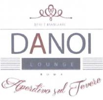 BERE E MANGIARE - da noi - lounge - Roma - aperitivo sul tevere trattasi in sequenza dall alto al basso BERE E MANGIARE - da noi - lounge - Roma - aperitivo sul tevere trattasi in sequenza dall alto al basso di: di un diadema simmetrico di colore rosso, bere e magiare grigio, linea divisoria orizzontale. da noi scritto in grigio tranne che per la a che e rossa, una linea divisoria spessa grigia con ai lati una sarie di linee e al centro una parte a tinta unita con scritto in bianco lounge sala, sotto la scritta Roma in grigio e a formare una mezza luna scritto in corsivo rosso la scritta aperitivo sul tevere tutto su fonto bianco. BERE E MANGIARE - da noi - lounge - Roma - aperitivo sul tevere trattasi in sequenza dall alto al basso