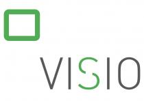 marchio consiste nella scritta VISIO realizzato con caratteri il cui font di base è stato rivisto in modo originale. marchio consiste nella scritta VISIO realizzato con caratteri il cui font di base è stato rivisto in modo originale. Il logotipo nasce da un elaborazione del carattere DIN, nella versione Regula. Il lettering di base è di colore grigio e la lettera centrale S della parola VISIO è frazionata nel suo outline a simulare un tracciato interrotto ed è di colore verde. Al marchio si affianca nella parte superiore sinistra una forma geometrica rettangolare con angoli stondati e bordatura spessa verde a formare una cornice. Il marchio consiste nella scritta VISIO realizzato con caratteri il cui font di base è stato rivisto in modo originale.