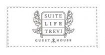 SUITE LIFE TREVI GUEST HOUSE il marchio e composto da un quadrato in doppia cornice ad angoli smussati diviso in SUITE LIFE TREVI GUEST HOUSE marchio e composto da un quadrato in doppia cornice angoli smussati diviso in 3 sezioni orizzontali ai lati del quale, perfettamente simmetrici e speculari rispetto all asse centrale, insistono due motivi floreali barocco-vittoriani. nelle tre fasce orizzontali, in calluna regular maiuscolo, 3 parole giustificate: suite life trevi. life e in calluna bold. in basso, sempre in calluna regular, vi e la specifica guest house, nel cui centro sono raffigurate 3 spade incrociate con l elsa verso il basso. SUITE LIFE TREVI GUEST HOUSE il marchio e composto da un quadrato in doppia cornice ad angoli smussati diviso in