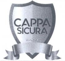 CAPPA SICURA scudo di forma ovale con parte in basso a punta e con l estremita superiore composta da due linee CAPPA SICURA scudo di forma ovale con parte in basso a punta e con l estremita superiore composta da due linee ondulate che si uniscono in una leggera punta. Vi e una cornice abbastanza spessa scura lungo tutto perimetro dello scudo mentre l interno e piu chiaro. Al centro dello scudo c e la scritta CAPPA SICURA in grassetto posizionata su due righe. Al di sotto della scritta ci sono n 5 stelline, di cui una leggermente piu grande posizionata al centro. Infine, nella parte inferiore vi e un nastro ondulato con due risvolti estserni a DX e SX che terminano con estremità a doppia punta. CAPPA SICURA scudo di forma ovale con parte in basso a punta e con l estremita superiore composta da due linee