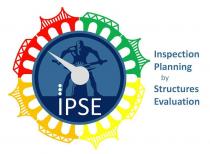 IPSE - Inspection Planning by Structures Evaluation figurativo marchio consiste nella raffigurazione di una figura umana vista di fronte, inarcata in avanti, che regge nelle mani attrezzi da lavoro. Al di sotto di tali attrezzi si intravede una sagoma di un incudine, coperta da una circonferenza piena dalla quale si diparte una figura geometrica triangolare allungata. Al di sotto della figura umana compare la dicitura in caratteri di fantasia IPSE . La lettera I di tale dicitura è sovrastata da tre circonferenze piene. Tutto questo insieme di elementi è inscritto in una circonferenza, a sua volta contornata da elementi grafici di fantasia. A destra compare la dicitura Inspection Planning by Structures Evaluation. IPSE - Inspection Planning by Structures Evaluation figurativo