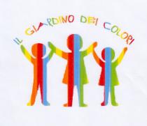 Marchio figurativo come da rappresentazione grafica allegata comprendente la dicitura IL GIARDINO DEI COLORI in caratteri stilizzati in cui la Marchio figurativo come da rappresentazione grafica allegata comprendente la dicitura GIARDINO DEI COLORI in caratteri stilizzati in cui la detta dicitura è disposta arco ed in cui al di sotto della medesima dicitura, è una raffigurazione di fantasia idealmente rappresentante la stilizzazione di tre bimbi con le braccia sollevate idealmente in atteggiamento giocoso. Il tutto nei colori azzurro pantone 292, verde pantone 360, giallo pantone 115, arancio pantone 804 e rosso pantone 192. Marchio figurativo come da rappresentazione grafica allegata comprendente la dicitura IL GIARDINO DEI COLORI in caratteri stilizzati in cui la