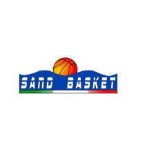 Trattasi della dicitura SAND BASKET font di scrittura SF Sports night figurata come una scritta bianca colore RGB 255,255,255 di Trattasi della dicitura SAND BASKET font di scrittura SF Sports night figurata come una scritta bianca colore RGB 255,255,255 di un particolare carattere stampatello su fondo blu colore RGB 0,66,170 che rappresenta un onda marina su cui galleggia un pallone da basket arancione colore RGB 255,96,0 con sfumature gialle colore RGB 255,198,0 con contorni nero. La base dell onda marina sopra descritta è rappresentata da una striscia sottile tricolore bandiera italiana, e precisamente iniziando da sinistra è verde colore RGB 14,150,22, bianco al centro colore come la scritta e rosso colore RGB 254,19,14 Trattasi della dicitura SAND BASKET font di scrittura SF Sports night figurata come una scritta bianca colore RGB 255,255,255 di