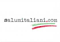 marchio consiste nella dicitura salumitaliani.com salumitalianipuntocom con pallino di colore verde sopra la lettera i di salumi e punto marchio consiste nella dicitura salumitaliani.com salumitalianipuntocom con pallino di colore verde sopra la lettera i di salumi e punto prima del suffisso com con pallino rosso. Al di sotto della scritta vi sono due strisce a pastello di colore verde e rosso, intervallate da una striscia bianca, rappresentanti il tricolore italiano. Il marchio consiste nella dicitura salumitaliani.com salumitalianipuntocom con pallino di colore verde sopra la lettera i di salumi e punto