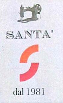 marchio è rappresentato dalla scritta SANTA dal 1981 ripartita su tre righe cosi suddivise: la prima parola SANTA marchio è rappresentato dalla scritta SANTA dal 1981 ripartita su tre righe cosi suddivise: la prima parola SANTA in stampatello nero stilizzato posto su un disegno di due quarti di corona circolare contrapposti ed uno contrario identico traslato e opposto come in uno specchio di colore rosso e arancio, al di sotto di esso la seconda parola dal 1981, in stampatello nero, il tutto riportato al di sotto di una macchina da cucire antica di colore nero.Il tutto riportato su sfondo bianco . Il marchio è rappresentato dalla scritta SANTA dal 1981 ripartita su tre righe cosi suddivise: la prima parola SANTA
