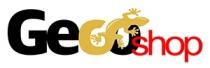 MARCHIO FIGURATIVO COSTITUITO DALLA PAROLA GECO DI COLORE NERO E DALLA PAROLA SHOP DI COLORE ROSSO E DI DIMENSIONE MINORE MARCHIO FIGURATIVO COSTITUITO DALLA PAROLA GECO DI COLORE NERO E DALLA PAROLA SHOP DI COLORE ROSSO E DI DIMENSIONE MINORE FORMATO MINUSCOLO. NELLA PAROLA GECO LA LETTERA C E RAPPRESENTATA DALLA CODA DEL RETTILE ATTACCATO CON LE ZAMPE ALLA LETTERA O . MARCHIO FIGURATIVO COSTITUITO DALLA PAROLA GECO DI COLORE NERO E DALLA PAROLA SHOP DI COLORE ROSSO E DI DIMENSIONE MINORE