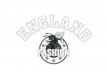 Marchio costituito dalle scritte: 1 ENGLAND in lettere maiuscole contornate con spazi bianchi all interno, posta nella parte superiore; 2 FASHION Marchio costituito dalle scritte: 1 ENGLAND in lettere maiuscole contornate con spazi bianchi all interno, posta nella parte superiore; 2 FASHION in lettere maiuscole, a contorno con spazi bianchi all interno, posta nella parte inferiore. La scritta è inserita all interno di due cerchi concentrici ben marcati; nel primo spazio sono inserite delle stelle stilizzate. Lo spazio centrale rappresenta un pallone da basket suddiviso in spicchi. Al di sopra di FASHION è raffigurata una vespa stilizzata in atteggiamento agressivo. Marchio costituito dalle scritte: 1 ENGLAND in lettere maiuscole contornate con spazi bianchi all interno, posta nella parte superiore; 2 FASHION