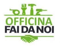 IL MARCHIO CONSISTE NELLA SCRITTA OFFICINA FAI DA NOI IN CARATTERE MAIUSCOLO, POSTA SU DUE RIGHE, DOVE LA PAROLA OFFICINA MARCHIO CONSISTE NELLA SCRITTA OFFICINA FAI DA NOI IN CARATTERE MAIUSCOLO, POSTA SU DUE RIGHE, DOVE LA PAROLA OFFICINA E DI COLORE VERDE, MENTRE LA PAROLA FAI DA NOI E DI COLORE NERO. TALE SCRITTA E SOVRASTATA DA UNA LINEA VERDE ORIZZONTALE SU CUI COMPAIONO QUATTRO FIGURE STILIZZATE RAFFIGURANTI DEGLI ATTREZZI DA LAVORO, DI COLORE VERDE. AL DI SOTTO SI TROVA UN ALTRA LINEA VERDE ORIZZONTALE DOVE, NELLA PARTE CENTRALE, COMPARE L IMMAGINE DI DUE MANI VERDI CHE SI STRINGONO OFFICINA FAI DA NO figurativo