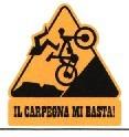 Carpegna mi basta.Logo triangolare con ciclista che cade in salita si vede la bicicletta impennata e la parte inferiore Carpegna mi basta.Logo triangolare con ciclista che cade in salita si vede la bicicletta impennata e la parte inferiore del ciclista sbalzato all indietro, sullo sfondo il profilo dei Sassi Simone e Simoncello stilizzati Scritta IL CARPEGNA MI BASTA Il Carpegna mi basta.Logo triangolare con ciclista che cade in salita si vede la bicicletta impennata e la parte inferiore