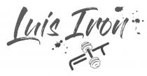 LUIS IRON FIT - IL LOGO E FORMATO DA TRE PAROLE. LE PRIME DUE PAROLE SONO IN STILE CORSIVO PENNELLATO. LUIS IRON FIT - LOGO E FORMATO DA TRE PAROLE. LE PRIME DUE PAROLE SONO IN STILE CORSIVO PENNELLATO. ATTORNO VI SONO DELLE MACCHIE A MO DI SBAVATURE DI PENNELLO. LA TERZA PAROLA FIT E CARATTERIZZATA DALLA VOCALE RAFFIGURANTE IL MANUBRIO DI UNA PALESTRA. LUIS IRON FIT - IL LOGO E FORMATO DA TRE PAROLE. LE PRIME DUE PAROLE SONO IN STILE CORSIVO PENNELLATO.