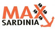 IL LOGO E COMPOSTO DALLA SCRITTA ROSSA MAX IN STAMPATELLO MAIUSCOLO CON LA X MODIFICATA CON IL PROLUNGAMENTO DI UN LOGO E COMPOSTO DALLA SCRITTA ROSSA MAX IN STAMPATELLO MAIUSCOLO CON LA X MODIFICATA CON IL PROLUNGAMENTO DI UN ELEMENTO COMPLETATO CON UN ANCORA STILIZZATA E L INSERIMENTO DEI 4 MORI, NEGLI ANGOLI INTERNI, COME SIMBOLI DELLA SARDEGNA; E DALLA SCRITTA NERA SARDINIA IN STAMPATELLO MAIUSCOLO ELABORATA GRAFICAMENTE PER OTTENERE LA TRIDIMENSIONALITA . IL LOGO E COMPOSTO DALLA SCRITTA ROSSA MAX IN STAMPATELLO MAIUSCOLO CON LA X MODIFICATA CON IL PROLUNGAMENTO DI UN