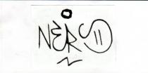 IL MARCHIO E FORMATO DA QUATTRO LETTERE N, E, R, S, CON UNA TIPOLOGIA DI CARATTERE INVENTATO. SUL MARCHIO SONO MARCHIO E FORMATO DA QUATTRO LETTERE N, E, R, S, CON UNA TIPOLOGIA DI CARATTERE INVENTATO. SUL MARCHIO SONO PRESENTI DUE DETTAGLI, IL PRIMO SOVRASTANTE LA SCRITTA CHE RAPPRESENTA UN PICCOLO CERCHIO, IL SECONDO SOTTOSTANTE LA SCRITTA CHE RAPPRESENTA UNA SAETTA, IL MARCHIO E IN BIANCO E NERO. IL MARCHIO E FORMATO DA QUATTRO LETTERE N, E, R, S, CON UNA TIPOLOGIA DI CARATTERE INVENTATO. SUL MARCHIO SONO