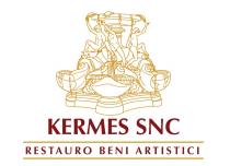 marchio è composto da: 1 scritta KERMES SNC a lettere maiuscole; 2 sottostante scritta RESTAURO BENI ARTISTICI a lettere marchio è composto da: 1 scritta KERMES SNC a lettere maiuscole; 2 sottostante scritta RESTAURO BENI ARTISTICI a lettere maiuscole di dimensioni inferiori alla prima scritta; 3 due linee orizzontali, poste una sotto la seconda scritta e l altra tra le due scritte, entrambe le linee risultando simmetricamente più lunghe rispetto alle scritte; 4 rielaborazione con tecnica stilizzata dell immagine della fontana delle tartarughe in Roma. In particolare, le scritte sono di colore rosso scuro, mentre le linee orizzontali e i tratti che raffigurano l opera artistica sono di color oro. Il marchio è composto da: 1 scritta KERMES SNC a lettere maiuscole; 2 sottostante scritta RESTAURO BENI ARTISTICI a lettere