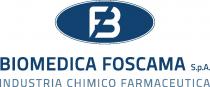 marchio è costituito dalla dicitura FB BIOMEDICA FOSCAMA S.p.A. INDUSTRIA CHIMICO FARMACEUTICA . All interno di un ovale ellissoide ripieno e marchio è costituito dalla dicitura FB BIOMEDICA FOSCAMA S.p.A. INDUSTRIA CHIMICO FARMACEUTICA . All interno di un ovale ellissoide ripieno e separato da una linea bianca dal bordo esterno sono riportati i caratteri stilizzati maiuscoli F e B in font di fantasia, ciascuno dei quali è tagliato diagonalmente e separato dall altro ma va formare insieme all altro una figura di forma rettangolare con il lato destro che evidenzia una doppia bombatura corrispondente alla stilizzazione del carattere B . Al di sotto dell ovale ellissoide come descritto è riportata la dicitura BIOMEDICA FOSCAMA S.p.A. in caratteri maiuscoli salvo la lettera p e in font ordinario. Al di sotto della citata dicitura è riportata la ulteriore dicitura INDUSTRIA CHIMICO FARMACEUTICA in caratteri maiuscoli. Il marchio è costituito dalla dicitura FB BIOMEDICA FOSCAMA S.p.A. INDUSTRIA CHIMICO FARMACEUTICA . All interno di un ovale ellissoide ripieno e