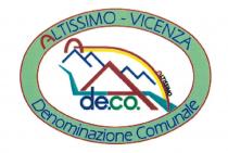 Denominazione: ALTISSIMO VICENZA DE.CO. DENOMINAZIONE COMUNALE. IL LOGO RAPPRESENTA CON UN IMMAGINE POLICROMATICA IL TERRITORIO DEL COMUNE DI ALTISSIMO VI E PUO Denominazione: ALTISSIMO VICENZA DE.CO. DENOMINAZIONE COMUNALE. LOGO RAPPRESENTA CON UN IMMAGINE POLICROMATICA IL TERRITORIO DEL COMUNE DI ALTISSIMO VI E PUO ESSERE COSI DESCRITTO: LE LINEE BLU RAPPRESENTANO LA LINEA DELL ORIZZONTE DEI DECLIVI DELLE MONTAGNE CHE RICOPRONO GRAN PARTE DEL TERRITORIO COMUNALE; UNA LINEA GIALLA E ROSSA RICURVA COSTITUISCE IL SOLE CHE IRRADIA E RISCALDA I DECLIVI DELLE COLLINE E PERMETTE L ATTIVITA AGRICOLA SUL TERRITORIO VITI, MELI, ECC. LA STRISCIA COLORE CIANO RAPPRESENTA IL TORRENTE CHIAMPO CHE SCORRE A VALLE DEL COMUNE DI ALTISSIMO E RENDE POSSIBILE L ATTIVITA ITTIOGENICA DI ALLEVAMENTO DELLE TROTE TIPICA DELL ALTA VALLE DEL CHIAMPO; LA STRISCIA VERDE CHIARO CHE RACCHIUDE IL LOGO RAPPRESENTA IL COLORE DEI PRATI, TINTA PREVALENTE IN COMUNE DI ALTISSIMO VI IN QUANTO IL TERRITORIO RISULTA POCO URBANIZZATO; I COLORI DELLA SCRITTA DE.CO RICHIAMANO IL BLU DEL TORRENTE E IL VERDE DELLE COLLINE Denominazione: ALTISSIMO VICENZA DE.CO. DENOMINAZIONE COMUNALE.IL LOGO RAPPRESENTA CON UN IMMAGINE POLICROMATICA IL TERRITORIO DEL COMUNE DI ALTISSIMO VI E PUO
