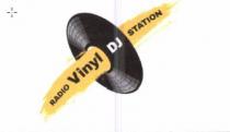 RADIO VINYL DJ STATION - il marchio è composto da disco in vinile di colore nero attraversato da una striscia RADIO VINYL DJ STATION RADIO VINYL DJ STATION - il marchio è composto da disco in vinile di colore nero attraversato da una striscia