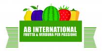 marchio d impresa è costituito dalla raffigurazione di alcuni ortaggi e frutta da sinistra a destra pera, melanzana, cocomero, fragola, marchio d impresa è costituito dalla raffigurazione di alcuni ortaggi e frutta da sinistra a destra pera, melanzana, cocomero, fragola, peperone e sotto di questi, in bianco su fondo verde, un banner con le due scritte sovrapposte AB INTERNATIONAL e FRUTTA VERDURA PER PASSIONE . Sui lati di questo banner verde sono presenti due frange verdi Il marchio d impresa è costituito dalla raffigurazione di alcuni ortaggi e frutta da sinistra a destra pera, melanzana, cocomero, fragola