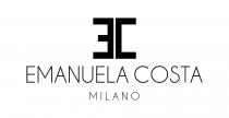 marchio è costituito da un logo composto da una E riflessa e una C in maiuscolo messi spalla a marchio è costituito da un logo composto da una E riflessa e una C in maiuscolo messi spalla a spalla in alto, seguito da una scritta disposta su 2 righe, sul primo rigo EMANUELA COSTA e sul rigo di sotto al centro MILANO. Il marchio in oggetto sarà riproducibile in qualsiasi carattere colore o combinazione di colori Il marchio è costituito da un logo composto da una E riflessa e una C in maiuscolo messi spalla a