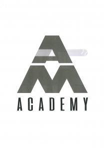 IL MARCHIO FIGURATIVO AM ACADEMY E COMPOSTO DA UNA LETTERA A IN ALTO, UNA LETTERA M NEL MEZZO E LA MARCHIO FIGURATIVO AM ACADEMY E COMPOSTO DA UNA LETTERA A IN ALTO, UNA LETTERA M NEL MEZZO E LA PAROLA ACADEMY IN BASSO. TUTTO HA UNA FORMA DI UNA PIRAMIDE. INOLTRE IL MARCHIO contiente UNA PALLA DA PADEL IN ALTO A DESTRA CHE PASSA ATTRAVERSO LA LETTERA A IL MARCHIO FIGURATIVO AM ACADEMY E COMPOSTO DA UNA LETTERA A IN ALTO, UNA LETTERA M NEL MEZZO E LA