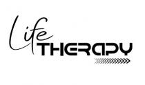 Life Therapy Il marchio consiste nella prima scritta Life un font che simula la scrittura a mano movimentato, e la Life Therapy marchio consiste nella prima scritta Life un font che simula la scrittura a mano movimentato, e la seconda parte Therapy con un carattere marcato con delle lettere contemporanea fatte a curvatura tondeggiante. Nella parte bassa a destra si trova un segno grafico fatto di freccette che vanno dalla più sottile alla più spessa verso destra. Life Therapy Il marchio consiste nella prima scritta Life un font che simula la scrittura a mano movimentato, e la