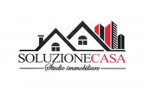 il marchio consiste da una scritta tutt attaccata SOLUZIONE in nero e CASA in rosso sormontata 2 tetti in nero ed marchio consiste da una scritta tutt attaccata SOLUZIONE in nero e CASA in rosso sormontata 2 tetti in nero ed 3 condomini in colore rosso e nero. Sotto alla scritta vi è un altra scritta in nero studio immobiliare . il marchio consiste da una scritta tutt attaccata SOLUZIONE in nero e CASA in rosso sormontata 2 tetti in nero ed