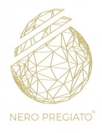 Immagine tonda raffigurante una sfera a disegni geometrici triangolari irregolari suddiviso da due fette, sottostante la scritta NERO PREGIATO. Immagine tonda raffigurante una sfera a disegni geometrici triangolari irregolari suddiviso da due fette, sottostante la scritta NERO PREGIATO. Immagine tonda raffigurante una sfera a disegni geometrici triangolari irregolari suddiviso da due fette, sottostante la scritta NERO PREGIATO.