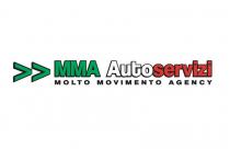 >> MMA Autoservizi molto movimento agency, marchio costituito dai simboli >> e dalle lettere MMA in colore verde seguite dalle >> MMA Autoservizi molto movimento agency, marchio costituito dai simboli >> e dalle lettere MMA in colore verde seguite dalle parole Auto servizi riprodotte in colore bianco e rosso; in basso sono presenti in colore nero le parole molto movimento agency . La traduzione in italiano della parola inglese Agency è Agenzia . >> MMA Autoservizi molto movimento agency, marchio costituito dai simboli >> e dalle lettere MMA in colore verde seguite dalle