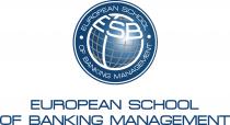 logo ESB EUROPEAN SCHOOL OF BANKING MANAGEMENT è costituito da due elementi. Il primo su base circolare: un logo ESB EUROPEAN SCHOOL OF BANKING MANAGEMENT è costituito da due elementi. Il primo su base circolare: un cerchio esterno a formare una corona circolare BLU: C: 100 - M: 77 - Y: 27 - K: 13 pantone P 108-15 C - con bordo bianco e margine esterno blu, che contiente le parole EUROPEAN SCHOOL OF BANKING MANAGEMENT in bianco in font FEDERATION Regular, le parole EUROPEAN SCHOOL sono staccate dalle parole OF BANKING MANAGEMENT da due pallini bianchi. All interno è presente un cerchio interno con diametro pari a 2/3 del cerchio esterno con una griglia GRIGIA: C: 42 - M: 35 - Y: 35 - K: 14 pantone P 179-8 C - che vuole richiamare i meridiani e paralleli geografici a simboleggiare l universalità della formazione offerta, tre di questi meridiani sono spessi 4 volte rispetto ai meridiani grigi e sono di colore bianco, all interno di questi si compongono, seguendo lo stesso orientamento, le lettere ESB. Tra la lettera S e la lettera B dell acronimo ESB è presente una sfumatura radiale del pittogramma dal blu al bianco. Il secondo è costituito da due righe di testo disposte sotto la base circolare contenenti le parole: EUROPEAN SCHOOL nella prima riga e OF BANKING MANAGEMENT nella seconda riga, entrambe in BLU: C: 100 - M: 77 - Y: 27 - K: 13 pantone P 108-15 C - in font FEDERATION Regular . Il logo può essere anche rappresentato dal solo cerchio primo elemento o dalla sola scritta secondo elemento o da entrambi gli elementi disposti affiancati orizzontalmente. Le parole EUROPEAN SCHOOL OF BANKING MANAGEMENT o solo ESB sono tradotte dall inglese in SCUOLA EUROPEA DI FORMAZIONE BANCARIA o SCUOLA DI FORMAZIONE BANCARIA. Il marchio in funzione dello sfondo può essere rappresentato in: BLU - BIANCO - GRIGIO - NERO ORO ARGENTO, in altre varianti di colore o in negativo. Il logo ESB EUROPEAN SCHOOL OF BANKING MANAGEMENT è costituito da due elementi.