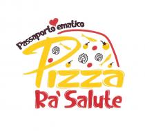 marchio figurativo è costituito dalla dicitura PIZZA trascritta in caratteri di fantasia, in minuscolo, ma con iniziale in maiuscolo, marchio figurativo è costituito dalla dicitura PIZZA trascritta in caratteri di fantasia, in minuscolo, ma con iniziale in maiuscolo, di colore giallo. Al di sopra troviamo la dicitura Passaporto ematico trascritta nei medesimi caratteri di fantasia, in corpo minore, in marrone e con un cuore rosso al centro. In fondo è presente la dicitura Ra Salute rà è un termine dialettale che significa della trascritta nei medesimi caratteri di fantasia, ma di colore rosso. Sul fondo è presente la rappresentazione simbolica di una pizza con bordo rosso, tre noci in marrone chiaro, tre alici in giallo, quattro pomodorini datterino gialli e tre segni in rosso per simboleggiare la colatura di alici. Il marchio figurativo è costituito dalla dicitura PIZZA trascritta in caratteri di fantasia, in minuscolo, ma con iniziale in maiuscolo