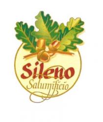 SILENO SALUMIFICIO. RAMO DI QUERCIA CON FOGLIE E FRUTTI; NELLA PARTE INFERIORE RIPORTA LA DIZIONE SILENO SALUMIFICIO IN CARATTERE CORSIVO
