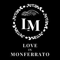 Il marchio consiste nella dicitura LM Love in Monferrato traduzione = Amore nel Monferrato rappresentato come da immagine in allegato
