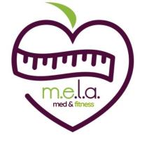 Un cuore a forma di mela come simboli, entrambi, per eccellenza di salute, con un misuratore di girovita al centro