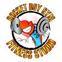 MARCHIO FIGURATIVO ROCKET BOY GYM FITNESS STUDIO LA TRADUZIONE LETTERALE IN LINGUA ITALIANA E PALESTRA DEL RAGAZZO ROCK STUDIO PER