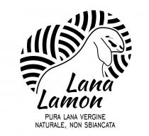 SILHOUETTE DI UNA PECORA CON CARATTERISTICHE DISTINTIVE DELLA RAZZA LAMON ORECCHIE E MACCHIE, ALLE SPALLE DUE GOMITOLI DI LANA INTRECCIATI