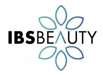 Il marchio consiste nella scritta IBSBEAUTY trad. IBSBellezza in stampatello maiuscolo, le cui lettere E, A, U hanno tre petali