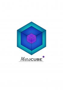 Il marchio è rappresentato da un cubo che contiente un altro cubo minore che a sua volta contiene un terzo Il marchio è rappresentato da un cubo che contiene un altro cubo minore che a sua volta contiene un terzo