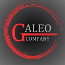 GA.LEO COMPANY: RAPPRESENTATA DA UNA SCRITTA CON LETTERA G GRANDE E LA SUA GAMBETTA ALLUNGATA CHE SDOPPIA GA.LEO E COMPANY.