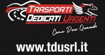 IL LOGO TRASPORTI DEDICATI URGENTI E IL LOGO COMMERCIALE PER UNA IMPRESA CHE OPERA NEL SETTORE DELLA LOGISTICA, CHE FORNISCE