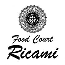 Al centro del logo, è raffigurato un grafo distintivo formato da un motivo circolare complesso che simula un ricamo sofisticato.