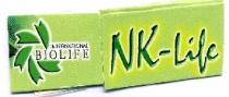 INTERNATIONAL BIOLIFE - NK-LIFE MARCHIO FIGURATIVO . IL MARCHIO E COMPOSTO DALLA SCRITTA BIOLIFE A STAMPATELLO E DI COLORE NERO, CHE INTERNATIONAL BIOLIFE - NK-LIFE MARCHIO FIGURATIVO . MARCHIO E COMPOSTO DALLA SCRITTA BIOLIFE A STAMPATELLO E DI COLORE NERO, CHE SI INSERISCE IN CINQUE PICOLE ELICHE DI COLORE VERDE, POSIZIONATE A VORTICE CREANDO UN SEMICERCHIO CONTENENTE QUESTA SCRITTA, A DX ED ACCOSTATA IN ALTO LA SCRITTA INTERNATIONAL, ANCH ESSA A STAMPATELLO E DI COLORE NERO. A FIANCO SI ACCOSTA LA SCRITTA NK A STAMPATELLO DI COLORE VERDE E SEPARATI DA TRATTINO VERDE IN CORSIVO E DI COLORE VERDE LIFE, IL TUTTO SU SFONDO VERDE CHIARO E DI SFUMATURA GIALLA SOTTO LA SCRITTA NK-LIFE. INTERNATIONAL BIOLIFE - NK-LIFE MARCHIO FIGURATIVO . IL MARCHIO E COMPOSTO DALLA SCRITTA BIOLIFE A STAMPATELLO E DI COLORE NERO, CHE