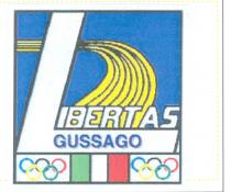 IL MARCHIO CONSISTE DI UN QUADRADO CON SCRITTA BIANCA ED UNA BLU, CON I CERCHI OLIMPICI, CON TRICOLORE RAFFIGURATA LA MARCHIO CONSISTE DI UN QUADRADO CON SCRITTA BIANCA ED UNA BLU, CON I CERCHI OLIMPICI, CON TRICOLORE RAFFIGURATA LA PISTA DI ATLETICA CON FONDO BLU. IL MARCHIO CONSISTE DI UN QUADRADO CON SCRITTA BIANCA ED UNA BLU, CON I CERCHI OLIMPICI, CON TRICOLORE RAFFIGURATA LA