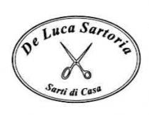 IL MARCHIO E COMPOSTO DA DUE OVALI CONCENTRICI ALL INTERNO DEI QUALI E RAPPRESENTATA UNA FORBICE DA SARTO E SONO RIPORTATE MARCHIO E COMPOSTO DA DUE OVALI CONCENTRICI ALL INTERNO DEI QUALI E RAPPRESENTATA UNA FORBICE DA SARTO E SONO RIPORTATE LE DICITURE: DE LUCA SARTORIA E SARTI DI CASA . IN EFFETTI VERRA RIPRODOTTO IN QUALSIASI COLORE O COMBINAZIONE DI COLORI. MARCHIO FIGURATIVO IL MARCHIO E COMPOSTO DA DUE OVALI CONCENTRICI ALL INTERNO DEI QUALI E RAPPRESENTATA UNA FORBICE DA SARTO E SONO RIPORTATE