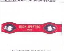 IL MARCHIO È FORMATO DALLA SCRITTA BUON APPETITO AROMI IN STAMPATELLO MAIUSCOLO GROSSETTO A DOPPIO CONTORNO IN COLORE BEIGE SU MARCHIO È FORMATO DALLA SCRITTA BUON APPETITO AROMI IN STAMPATELLO MAIUSCOLO GROSSETTO A DOPPIO CONTORNO IN COLORE BEIGE SU UNO SFONDO ROSSO VIVO,DUE FOTOGRAFIE IN BIANCO E NERO IDENTICHE CON IL CONTORNO SAGOMATO E RIFINITO DA DISEGNI DI COLORE ROSSO SCURO E BEIGE CHE RITRAGGONO IL SIGNOR DI MEO REMO CON IN MANO UNA PIANTA DI AROMI IN MEZZO UN CAMPO. SOTTO LE FOTO SI TROVA LA DICITURA COLTIVATO SOTTO IL SOLE ITALIANO IN STAMPATELLO MAIUSCOLO DI COLORE BIANCO IL MARCHIO È FORMATO DALLA SCRITTA BUON APPETITO AROMI IN STAMPATELLO MAIUSCOLO GROSSETTO A DOPPIO CONTORNO IN COLORE BEIGE SU