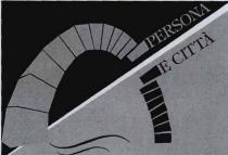 IL MARCHIO CONSISTE NELLA DICITRUA PERSONA DI COLORE GRIGIO RACCHIUSA IN UN TRIANGOLO DI COLORE NERO POSTA AL DI SOPRA MARCHIO CONSISTE NELLA DICITRUA PERSONA DI COLORE GRIGIO RACCHIUSA IN UN TRIANGOLO DI COLORE NERO POSTA AL DI SOPRA DI UN TRIANGOLO DI COLORE GRIGIO RECANTE ALL INTERNO LA SCRITTA E CITTA DI COLORE NERO, TRA I DUE TRIANGOLI E PRESENTE UNA STRISCIA DI COLORE BIANCO ENTRAMBI I TRIANGOLI SONO ATTRAVERSATI DALLA FIGURA DI UN PONTE STILIZZATO DI COLORE GRIGIO NEL PRIMO TRIANGOLO E DI COLORE NERO NEL SECONDO TRIANGOLO NEL SECONDO TRIANGOLO E PRESENTE ANCHE LA FIGURA STILIZZATA DI UN FIUME DI COLORE NERO. MARCHIO FIGURATIVO A COLORI IL MARCHIO CONSISTE NELLA DICITRUA PERSONA DI COLORE GRIGIO RACCHIUSA IN UN TRIANGOLO DI COLORE NERO POSTA AL DI SOPRA
