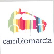 TRATTASI SI MARCHIO FIGURATIVO INDIVIDUALE COMPOSTO DA UNA PARTE VERBALE CAMBIOMARCIA DI COLORE GRIGIO ANTRACITE E DA UNA PARTE TRATTASI SI MARCHIO FIGURATIVO INDIVIDUALE COMPOSTO DA UNA PARTE VERBALE CAMBIOMARCIA DI COLORE GRIGIO ANTRACITE E DA UNA PARTE FIGURATIVA RAPPRESENTATA DALLA FORMA DI UN AUTOVETTURA STILIZZATA COLORATA CON MULTICOLORI VERDE TENUE E FORTE,GIALLO CHIARO, ARANCIO TENUE E FORTE, ROSSO TENUE E FORTE, GRIGIO TENUE E FORTE,FUCSIA,AZZURRO TENUE E FORTE A BANDE ORIZZONTALI 16 PER LA PRECISIONE NON REGOLARI CON EFFETO SBAVATURA. LA COMPONENTE FIGURATIVA È POSTA NELLA PARTE CENTRALE DEL MARCHIO . AL DI SOTTO DELLA STESSA È POSTA LA COMPONENTE VERBALE CAMBIOMARCIA. TRATTASI SI MARCHIO FIGURATIVO INDIVIDUALE COMPOSTO DA UNA PARTE VERBALE CAMBIOMARCIA DI COLORE GRIGIO ANTRACITE E DA UNA PARTE