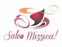 TAZZINA DI CAFFE STILIZZATA SUI TONI DEL MARRONE, ROSSO E ARANCIO SOTTO LA SCRITTA SALVO MIZZICA DOVE LA O DI TAZZINA DI CAFFE STILIZZATA SUI TONI DEL MARRONE, ROSSO E ARANCIO SOTTO LA SCRITTA SALVO MIZZICA DOVE LA O DI SALVO E UN CHICCO DI CAFFE TAZZINA DI CAFFE STILIZZATA SUI TONI DEL MARRONE, ROSSO E ARANCIO SOTTO LA SCRITTA SALVO MIZZICA DOVE LA O DI
