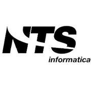 IL MARCHIO CONSISTE NELLA PARTICOLARE ELABORAZIONE GRAFICA DELLA DENOMINAZIONE DI FANTASIA NTS INFORMATICA COMPOSTA DALLE LETTERE MAIUSCOLE N, T E MARCHIO CONSISTE NELLA PARTICOLARE ELABORAZIONE GRAFICA DELLA DENOMINAZIONE DI FANTASIA NTS INFORMATICA COMPOSTA DALLE LETTERE MAIUSCOLE N, T E S ATTRAVERSATE E TAGLIATE DA UN FREGIO RICURVO; LA COMPONENTE LETTERALE SOTTOSTANTE INFORMATICA È INTERAMENTE SCRITTA IN MINUSCOLO. IL MARCHIO POTRÀ ESSERE RIPRODOTTO IN QUALSIASI COLORE O COMBINAZIONE DI COLORI. FIGURATIVO